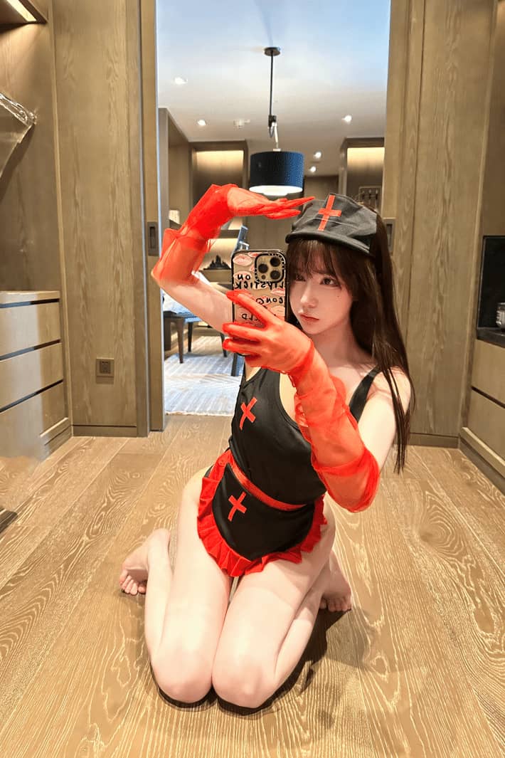 晶螺儿的黑红情趣cosplay大赏 [67P-748M]